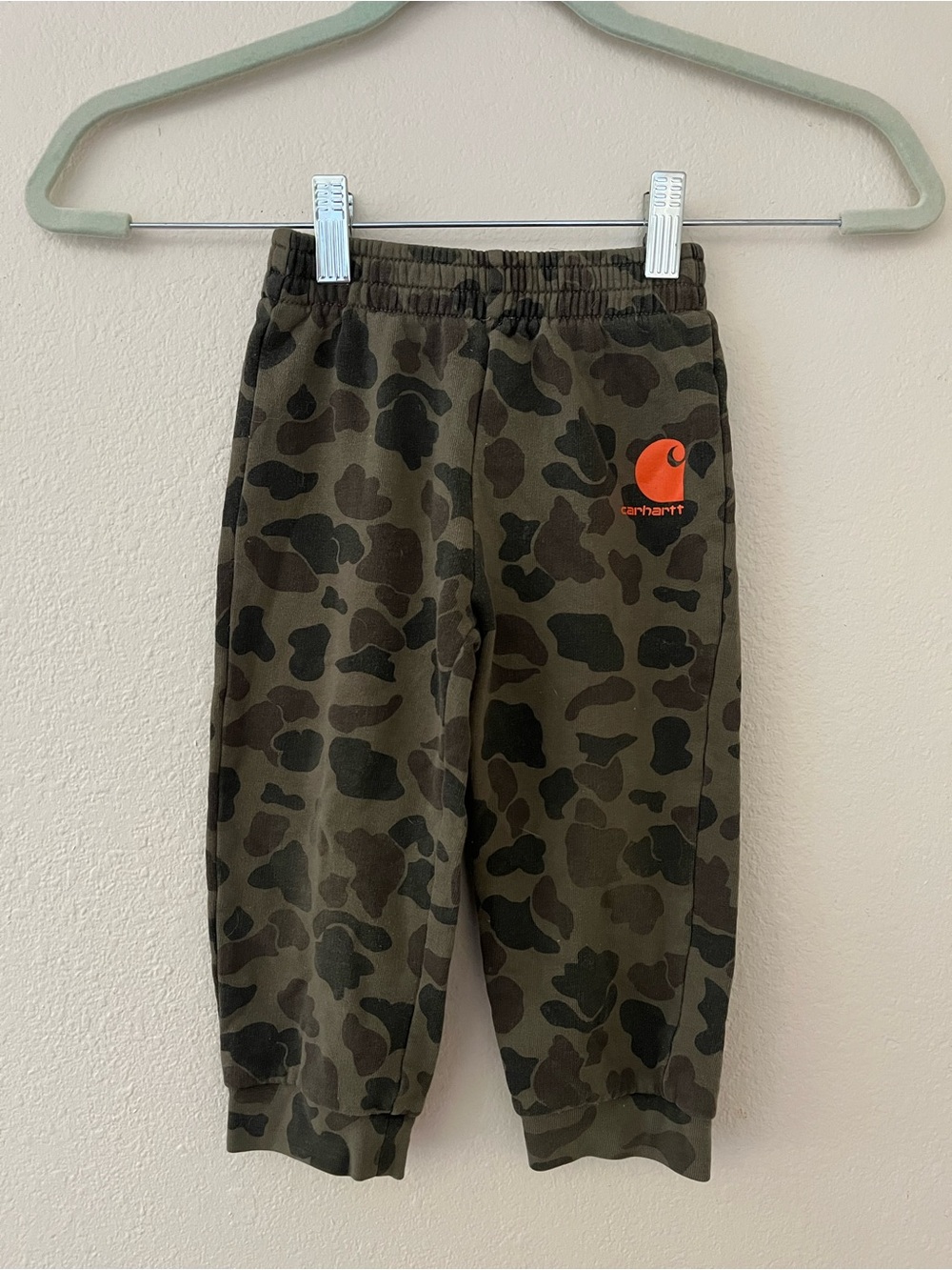 Carhartt Kids Olive & Black Camo Jogger Pants with Orange Logo